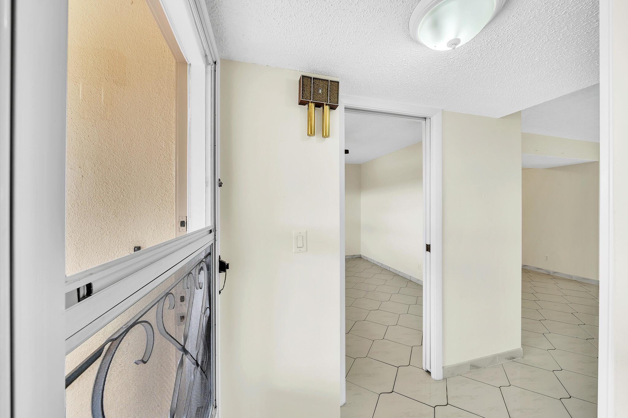 3524 Via Poinciana 604