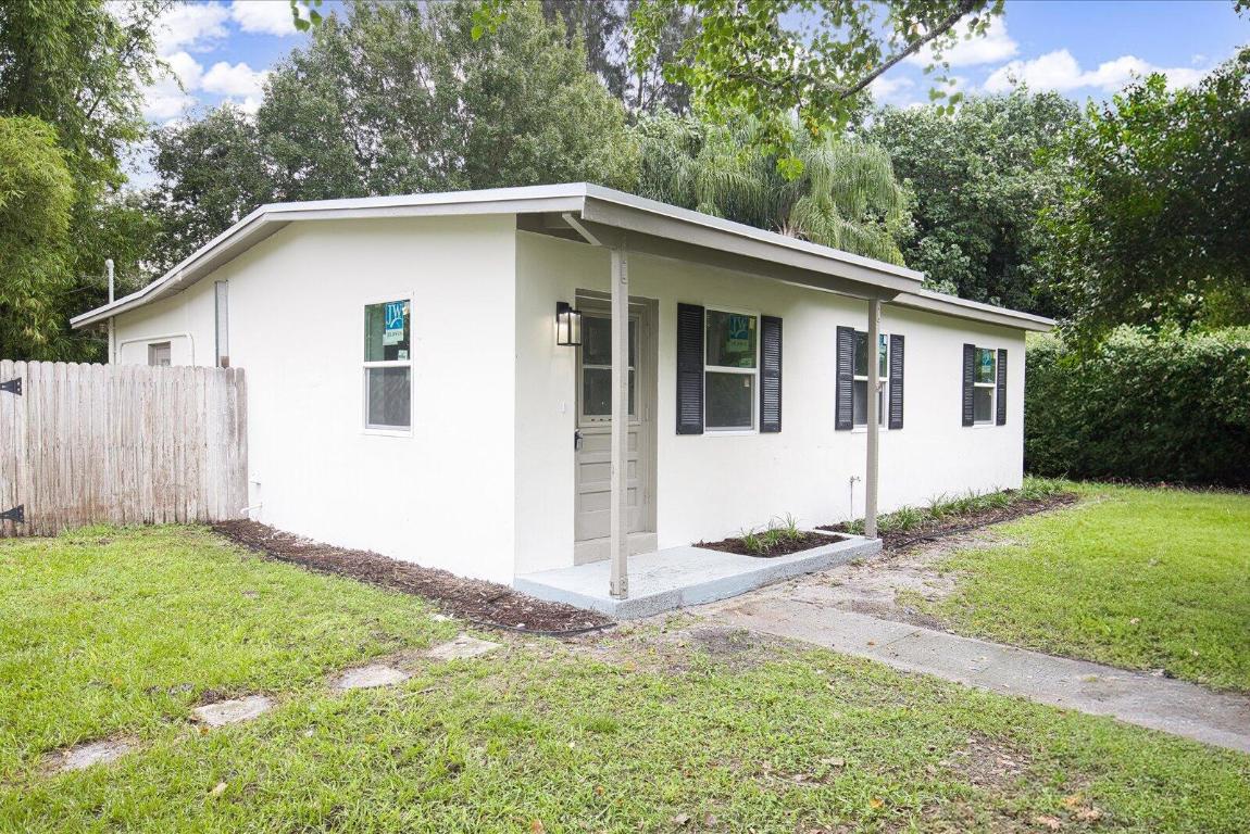 1646 31st Avenue, Vero Beach, FL, 32960/$279,000 3 1646 31st Avenue