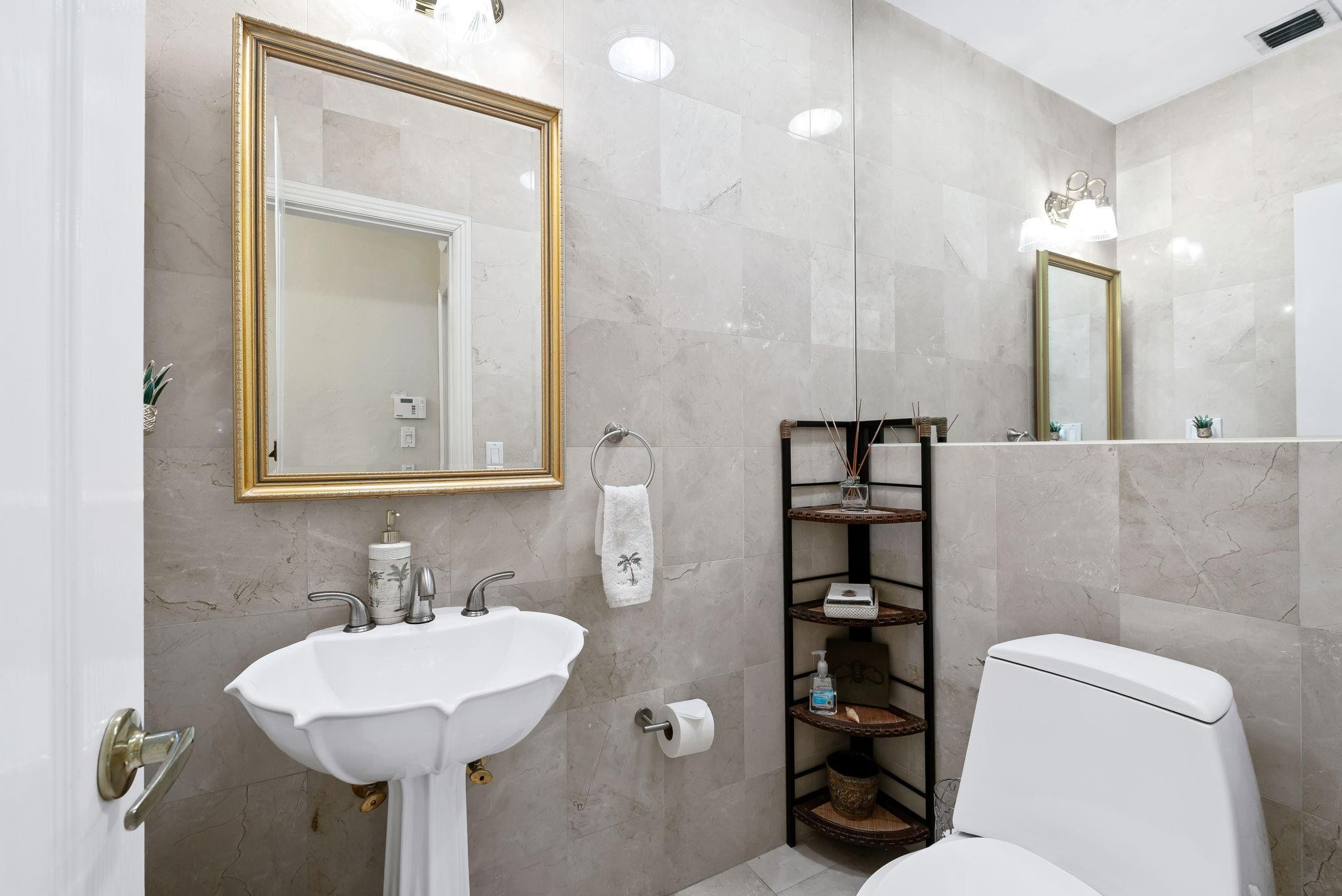 Hollywood Lakes Sec 1-32 - Residential