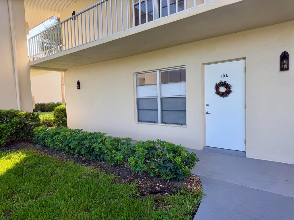Photo of 94 Spring Lake Drive, Vero Beach, FL 32962 (MLS # B26078807)