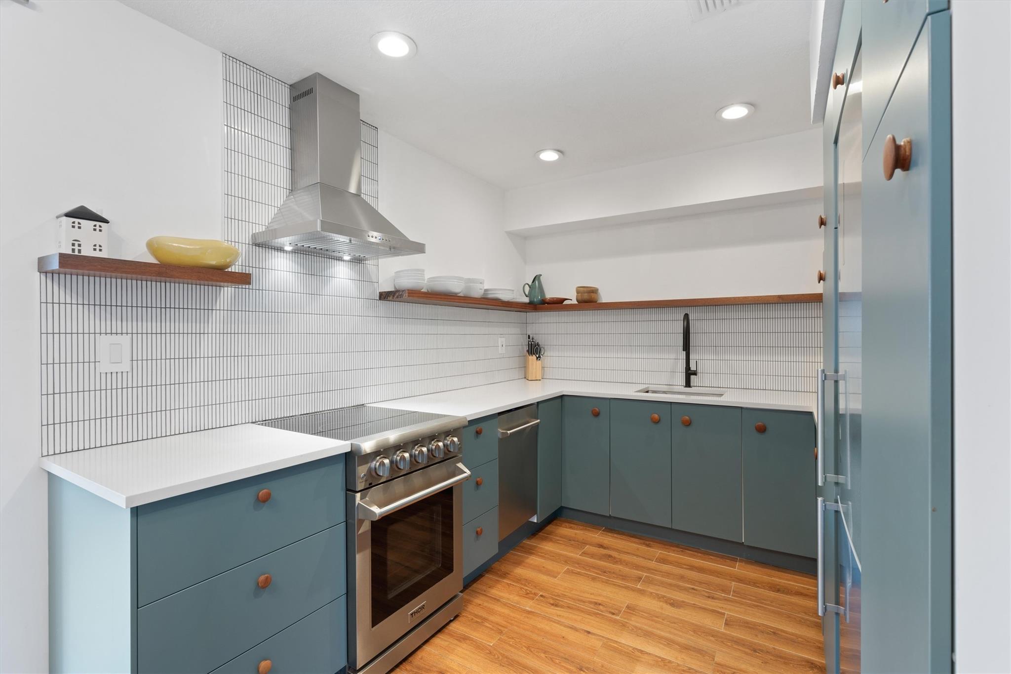 2242 NE 37th St