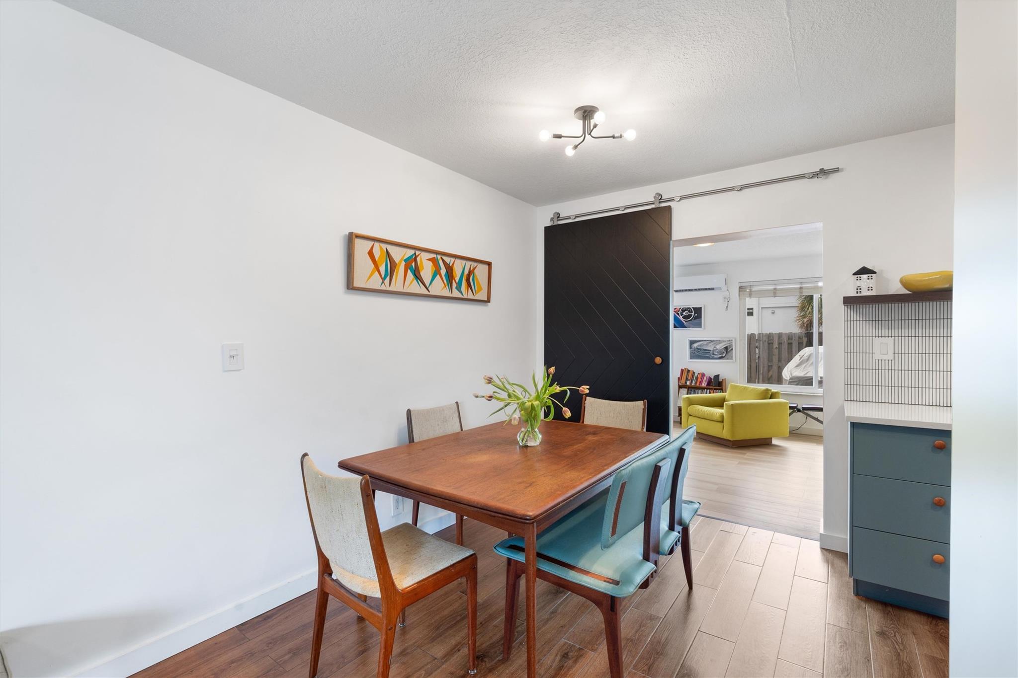 2242 NE 37th St