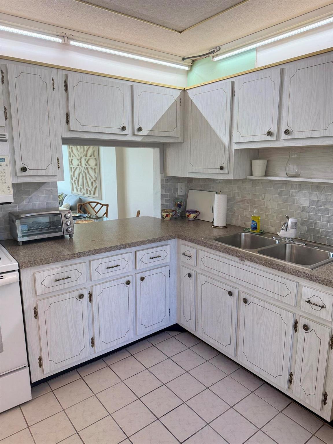 LAKE CLARKE GARDENS CONDO - Residential Lease