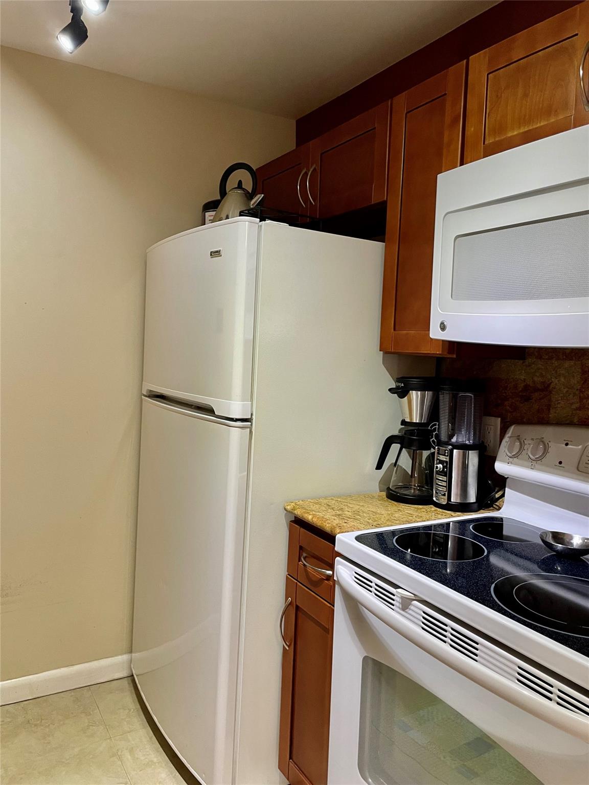 Pompano Beach Club Condo - Residential Lease