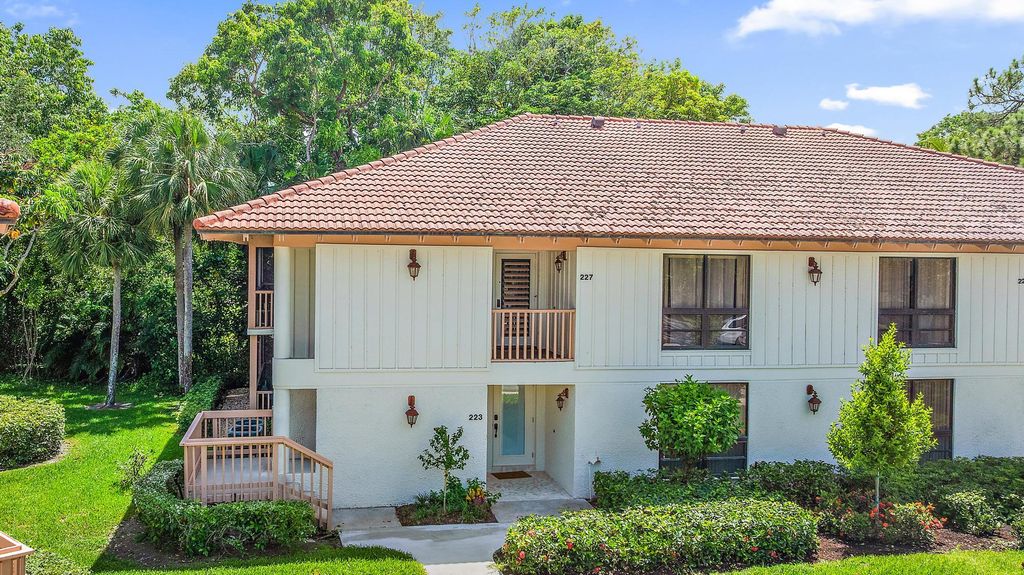 Photo of 227 Brackenwood Terrace, Palm Beach Gardens, FL 33418 (MLS # R11100287)