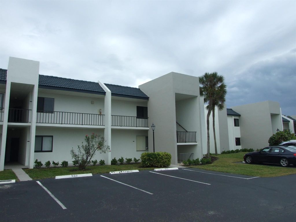 Photo of 1605 S Us Hwy 1 #V4-102, Jupiter, FL 33477 (MLS # R11109800)