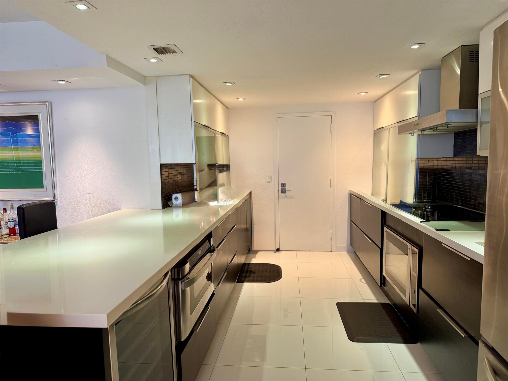 LA MER ESTATES EAST CONDO - Residential Lease