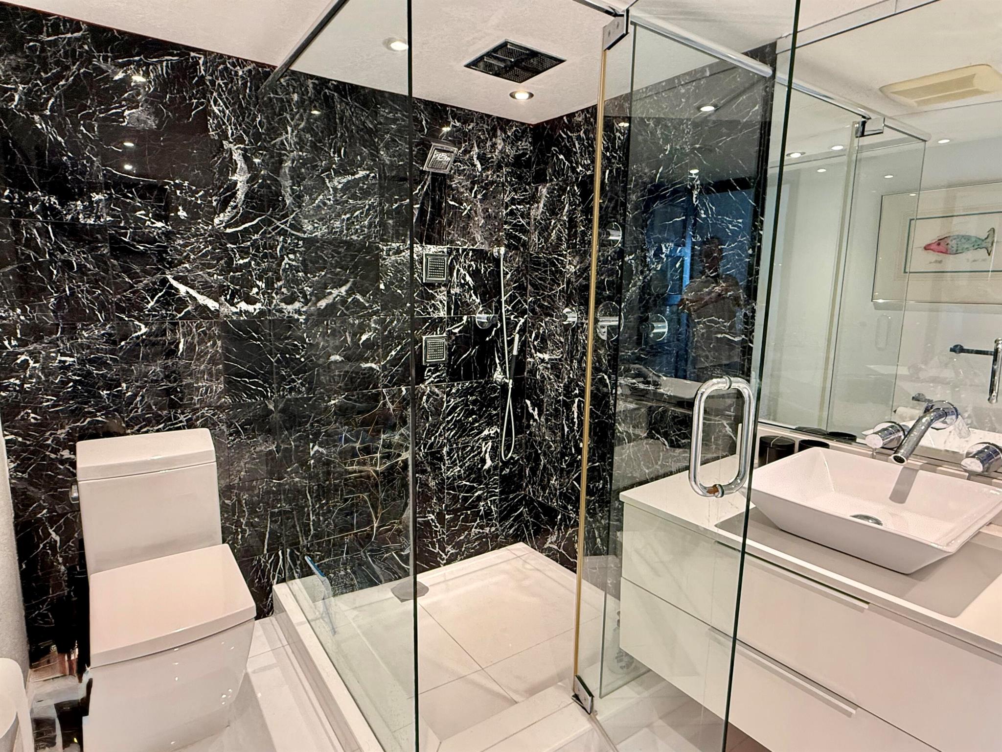 LA MER ESTATES EAST CONDO - Residential Lease
