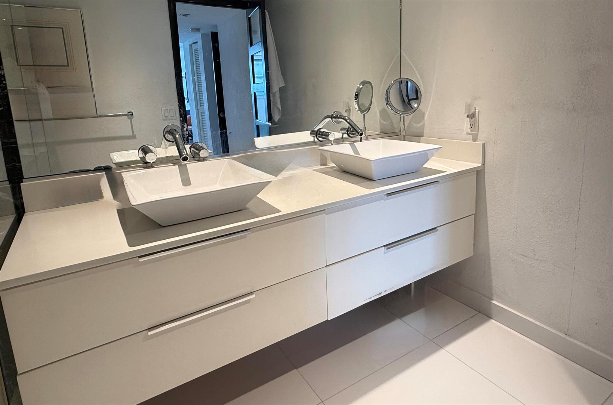LA MER ESTATES EAST CONDO - Residential Lease