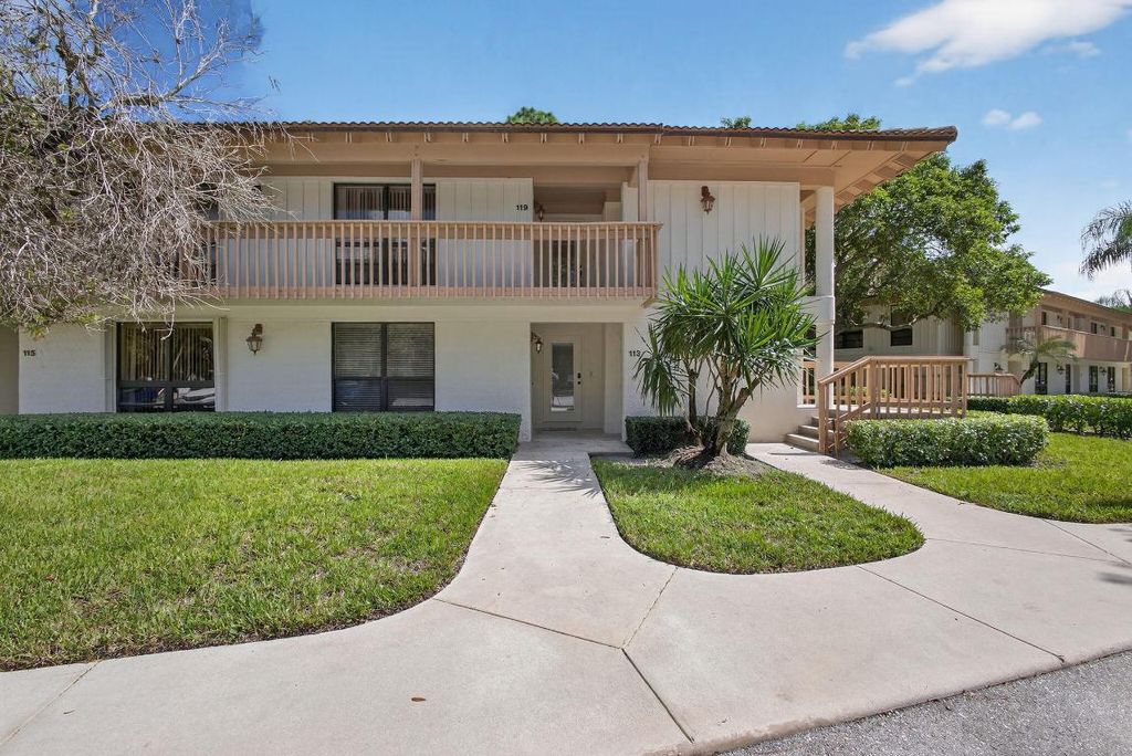 Photo of 113 Brackenwood Road, Palm Beach Gardens, FL 33418 (MLS # R11132883)