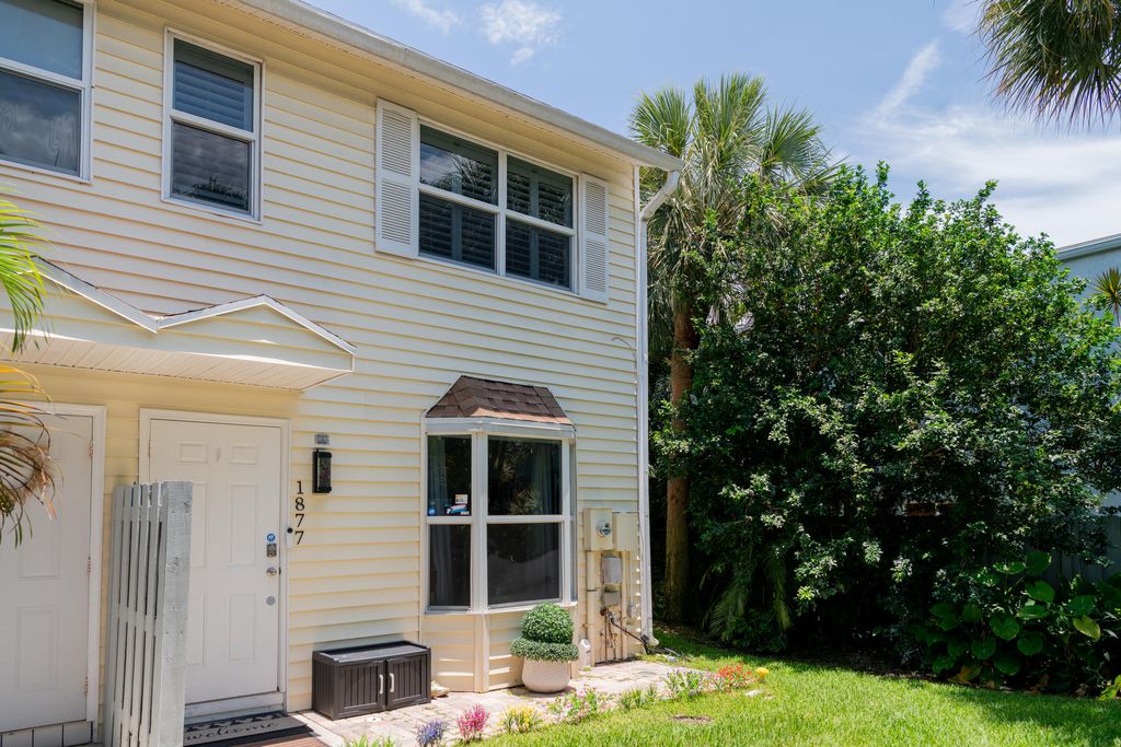 Photo of 1877 NE 15th Avenue #1877, Fort Lauderdale, FL 33305 (MLS # B26045998)