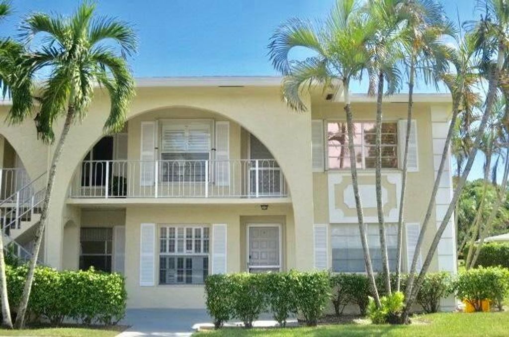 Photo of 13775 Flora Place #D, Delray Beach, FL 33484 (MLS # R11043412)