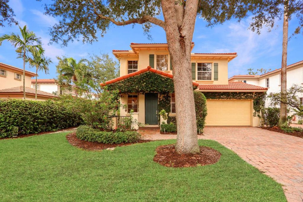 Photo of 740 Duchess Court, Palm Beach Gardens, FL 33410 (MLS # R11130967)
