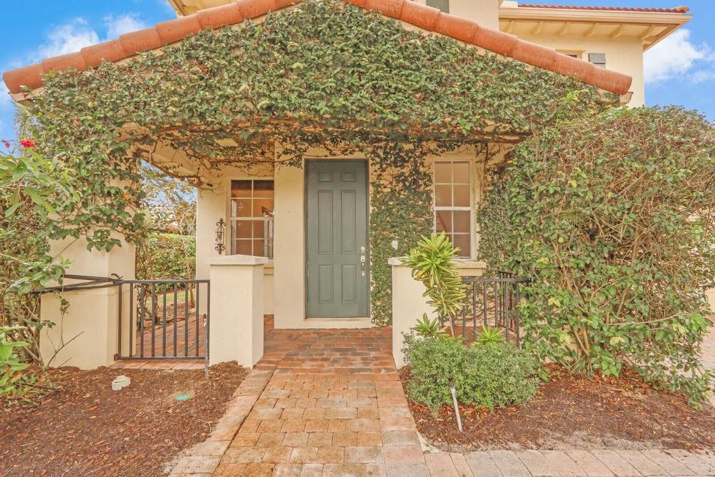 Photo of 740 Duchess Court, Palm Beach Gardens, FL 33410 (MLS # R11130967)