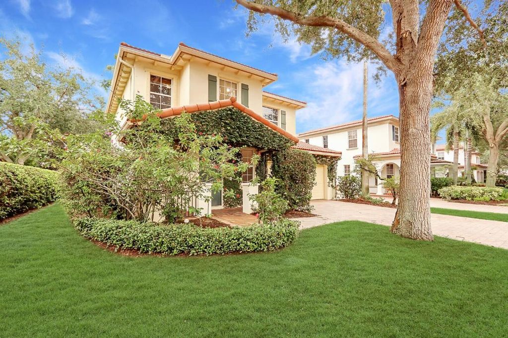 Photo of 740 Duchess Court, Palm Beach Gardens, FL 33410 (MLS # R11130967)