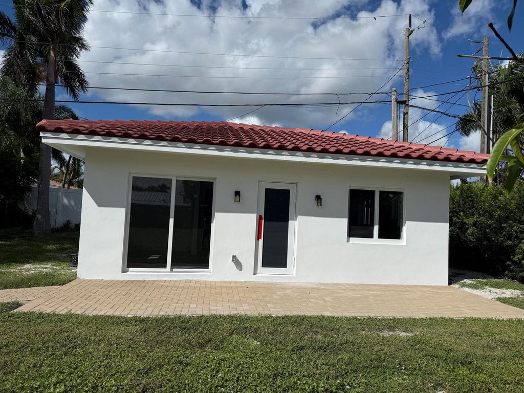 Photo of 1259 SW 10th Street #B, Boca Raton, FL 33486 (MLS # R11128942)