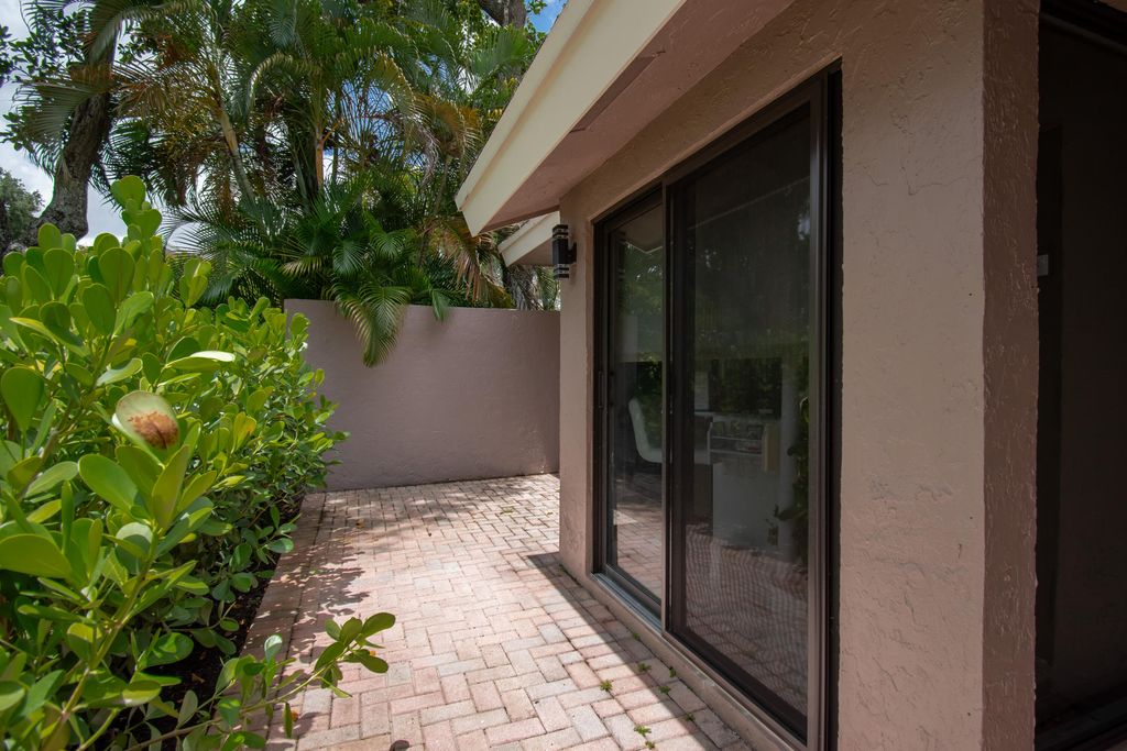 Photo of 6602 Thornhill Court, Boca Raton, FL 33433 (MLS # B26040089)