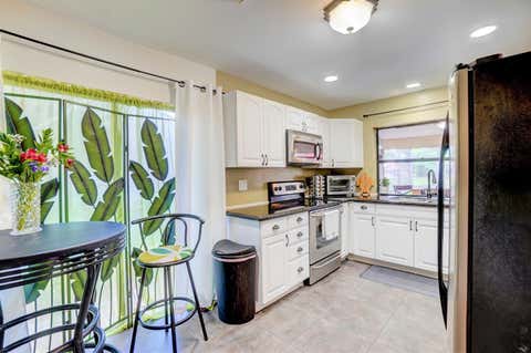 Tiny photo for 627 Hollows Circle, Deerfield Beach, FL 33442 (MLS # B26052774)