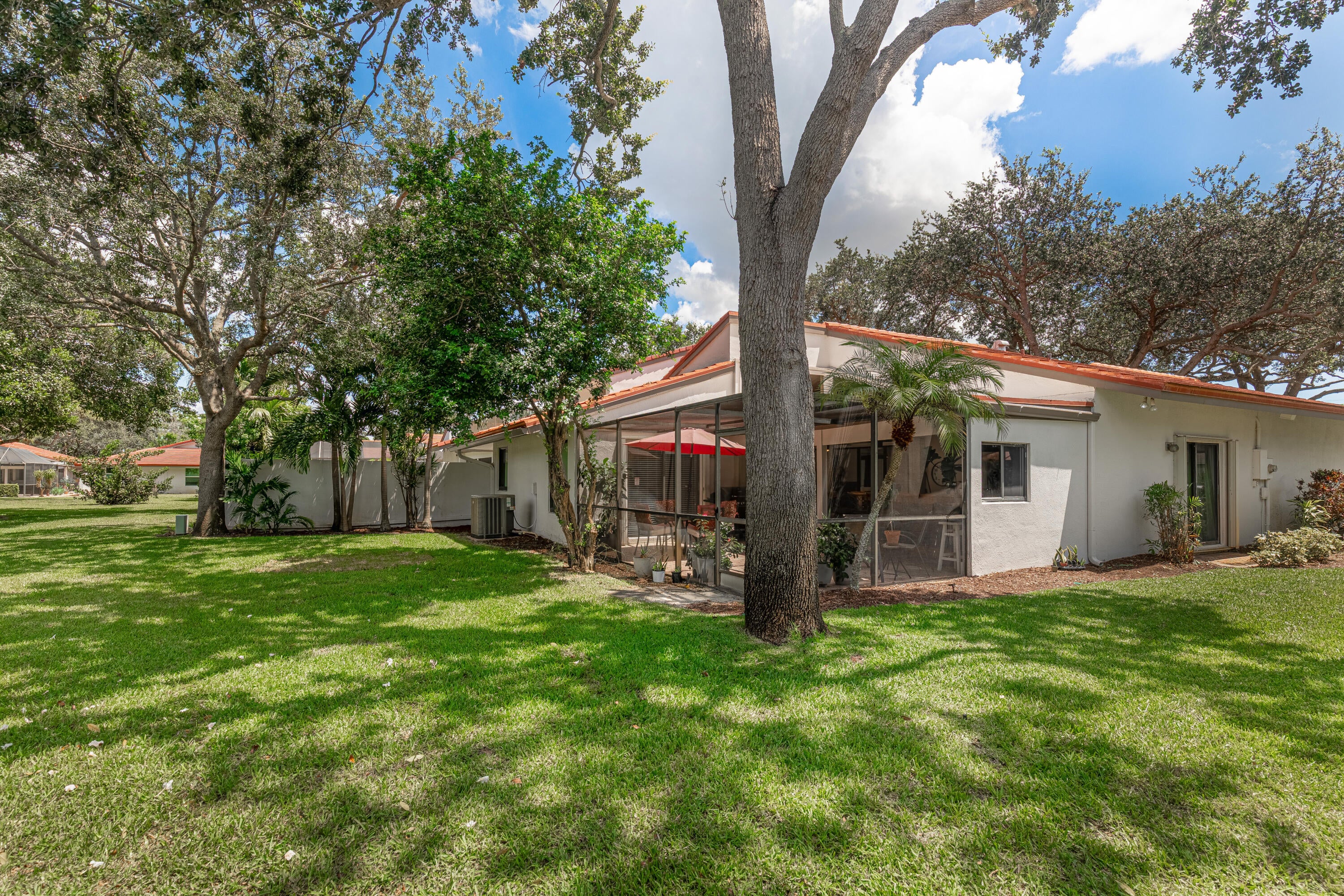 627 Hollows Circle