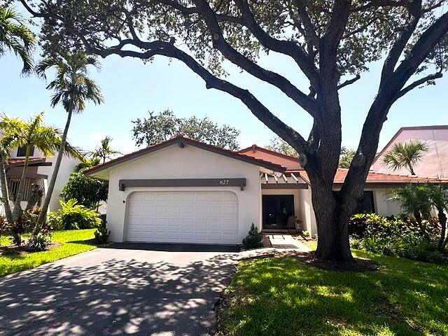 627 Hollows Circle