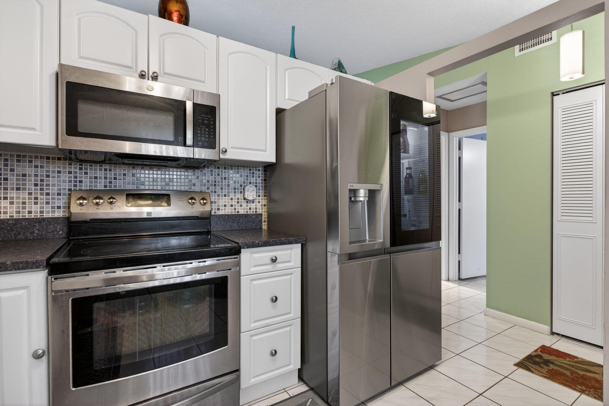 LAKE ISLAND - Residential