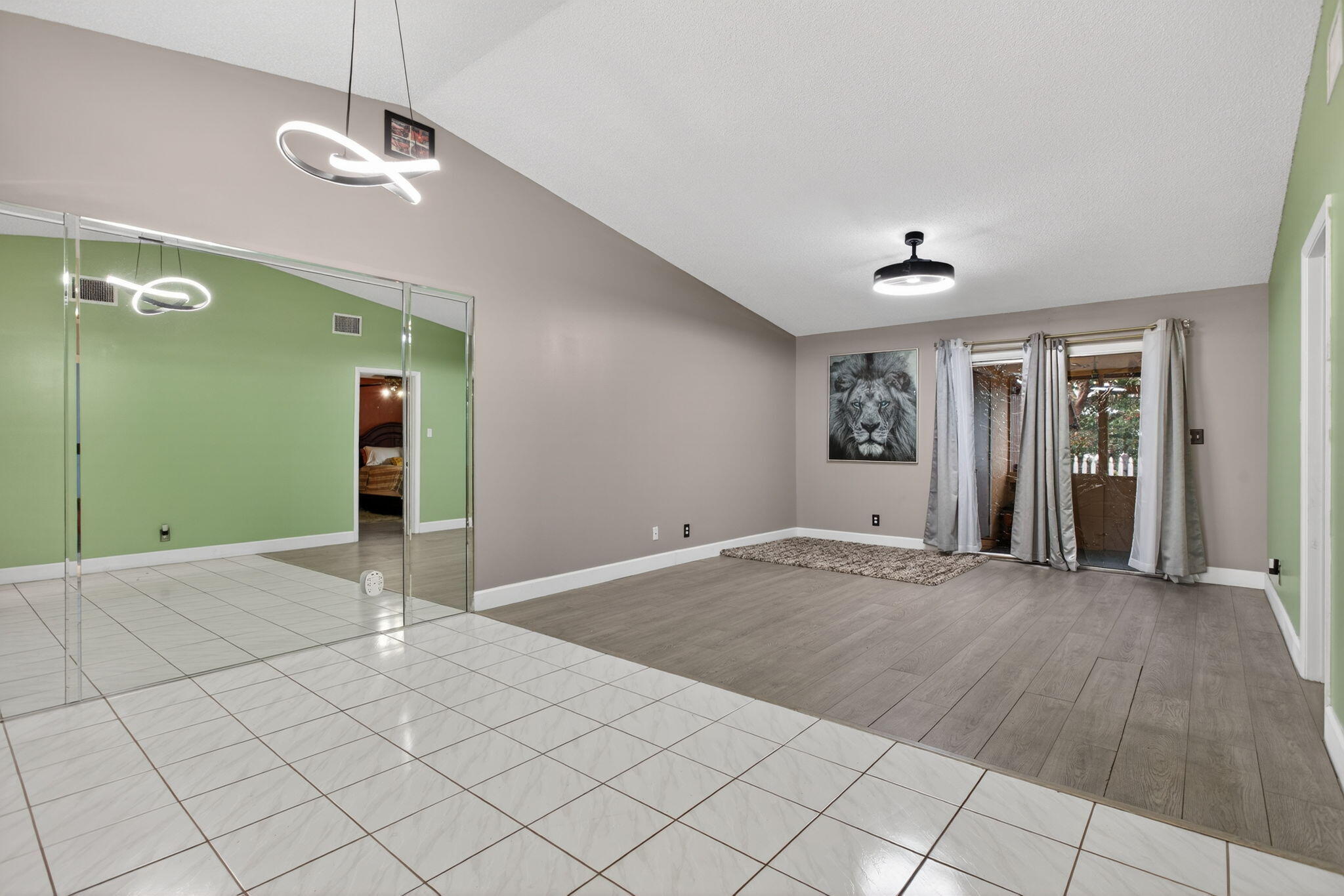 LAKE ISLAND - Residential