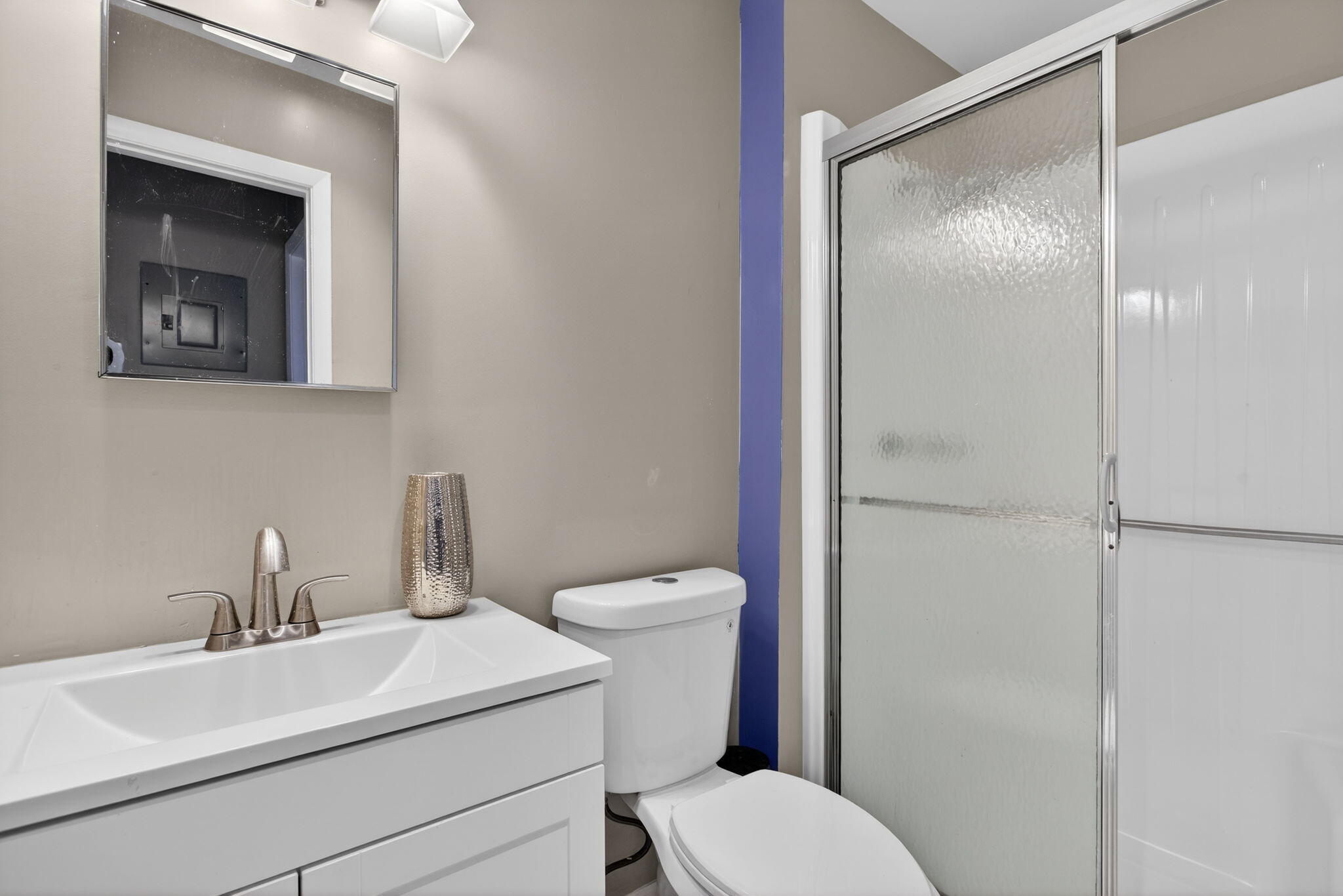 LAKE ISLAND - Residential