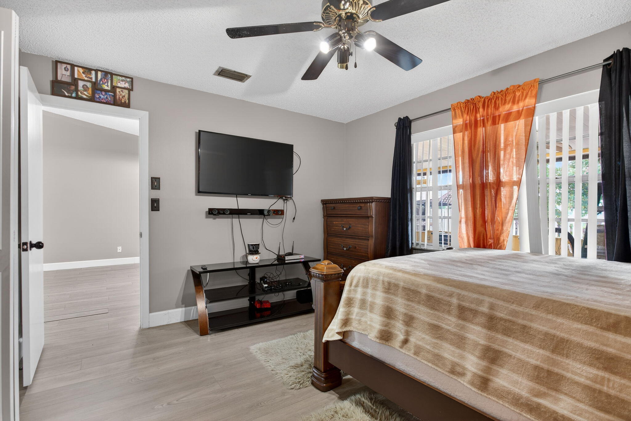 LAKE ISLAND - Residential