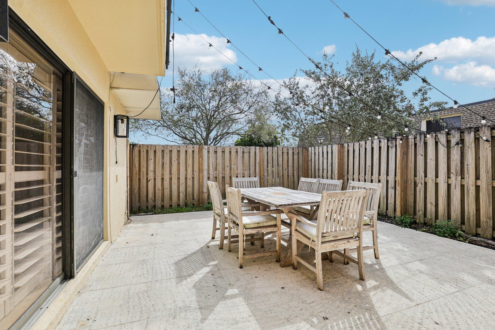 DELRAY OAKS WEST CONDO - Residential