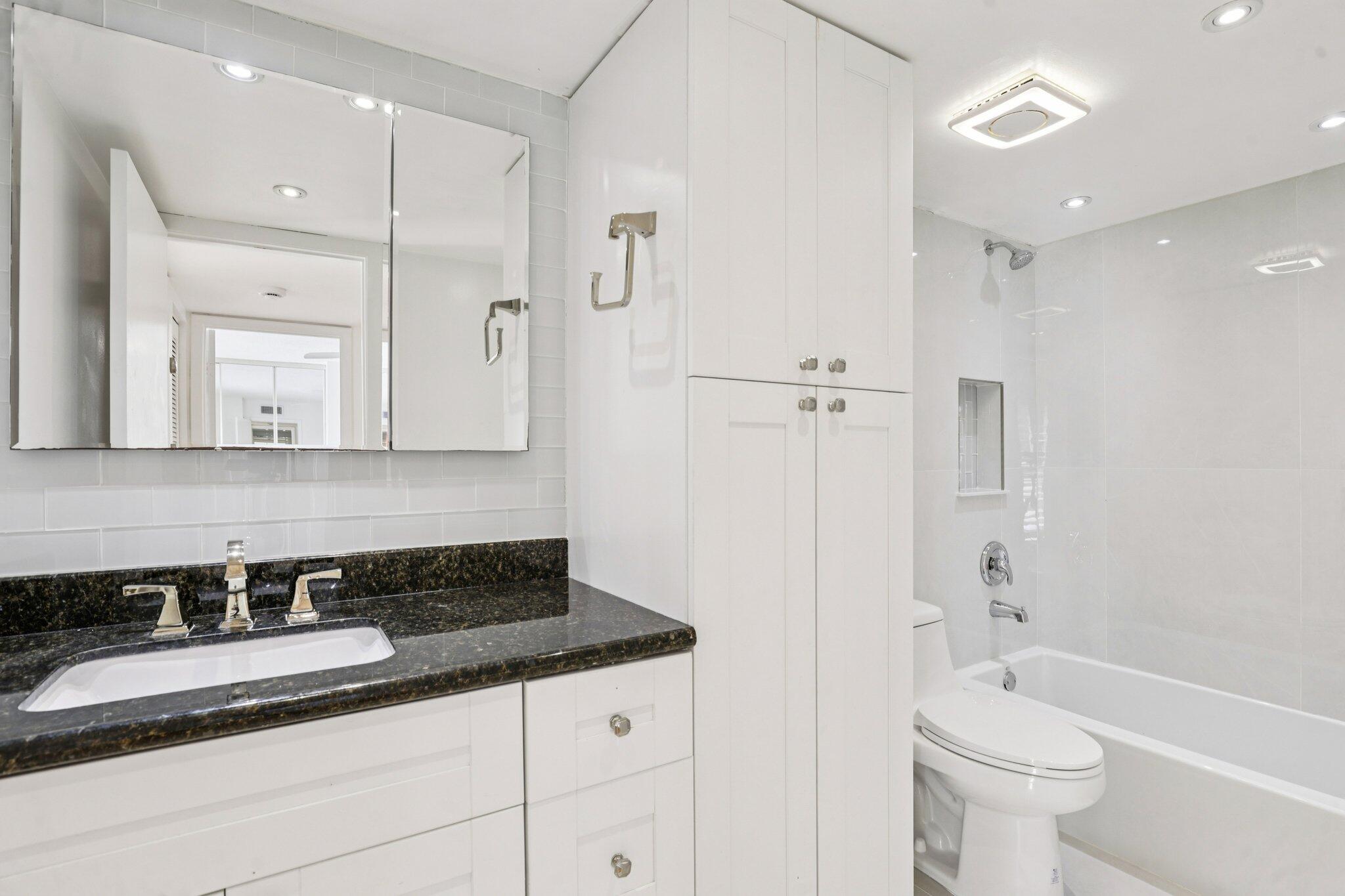 DELRAY OAKS WEST CONDO - Residential