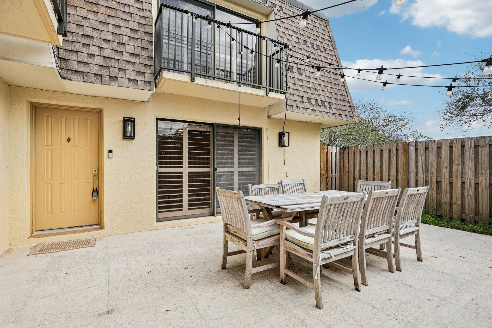 DELRAY OAKS WEST CONDO - Residential