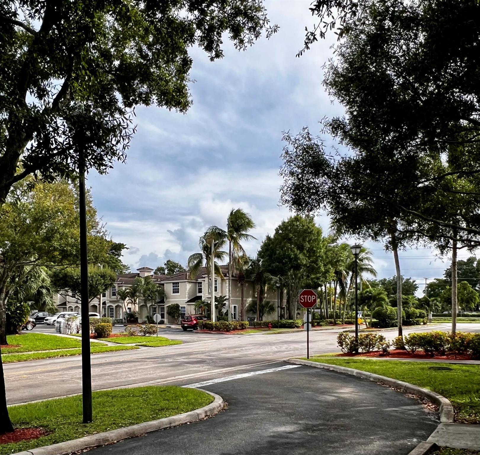 SUMMIT LAKE - Residential