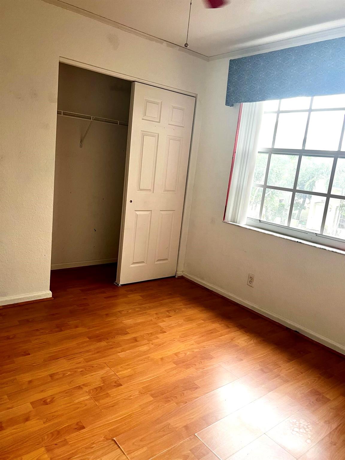 SUMMIT LAKE - Residential