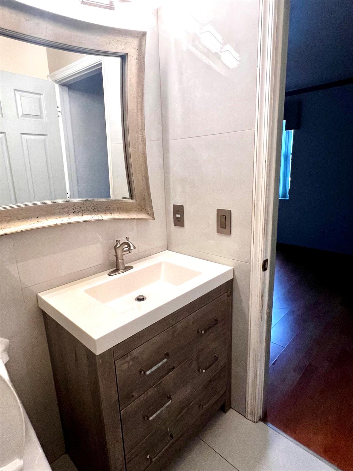 SUMMIT LAKE - Residential