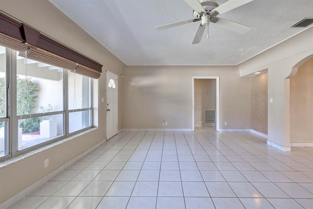 LIGHTHOUSE POINT FIRST SEC - Residential