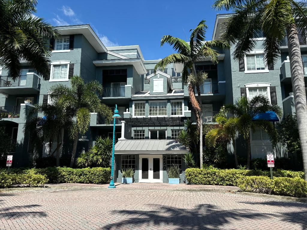 Photo of 250 NE 3rd Avenue #504, Delray Beach, FL 33444 (MLS # R11003109)