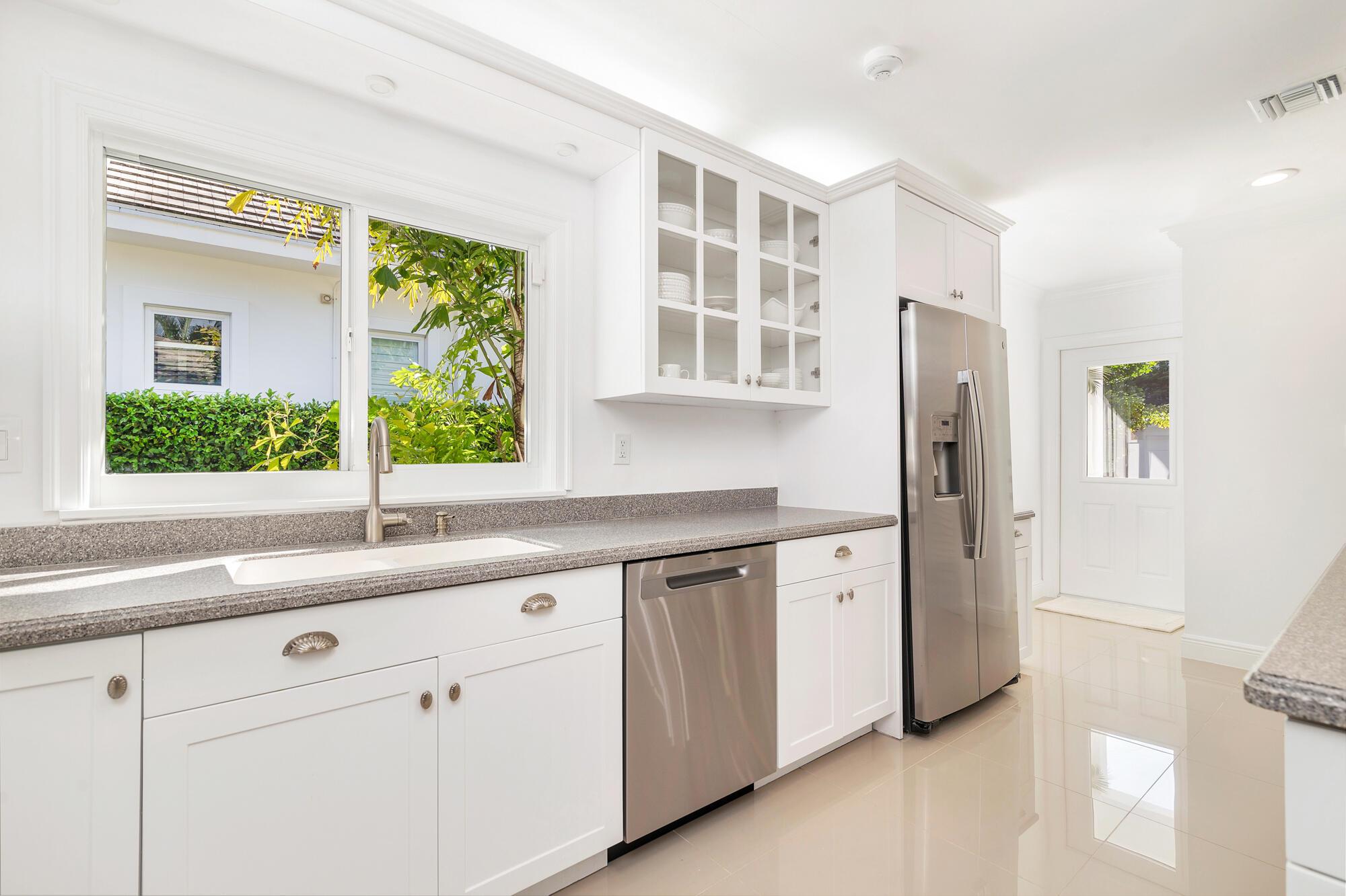 EDGEWATER - Residential