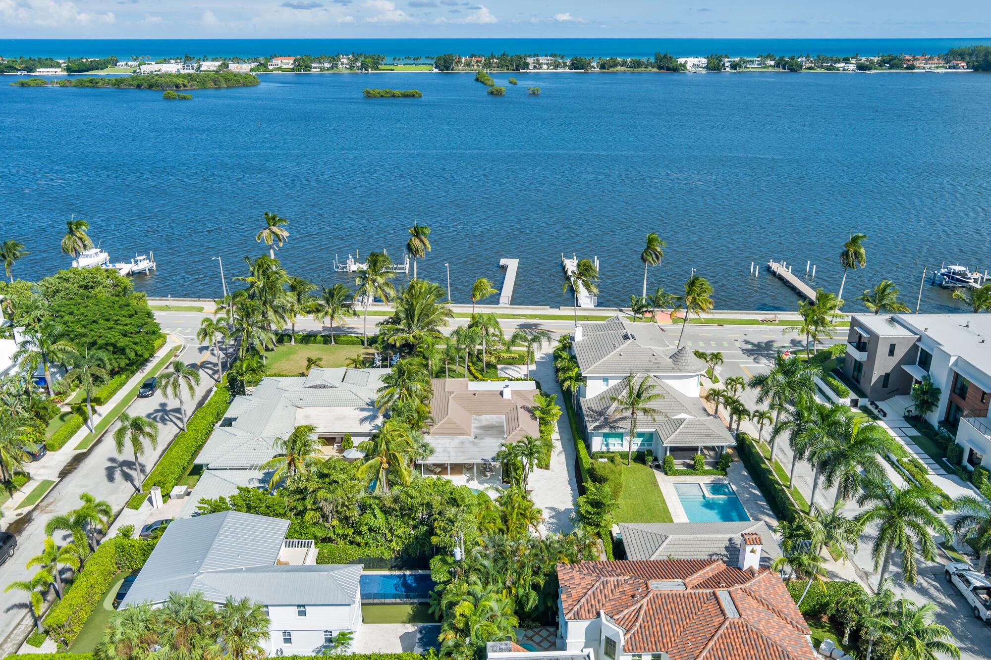 EDGEWATER - Residential
