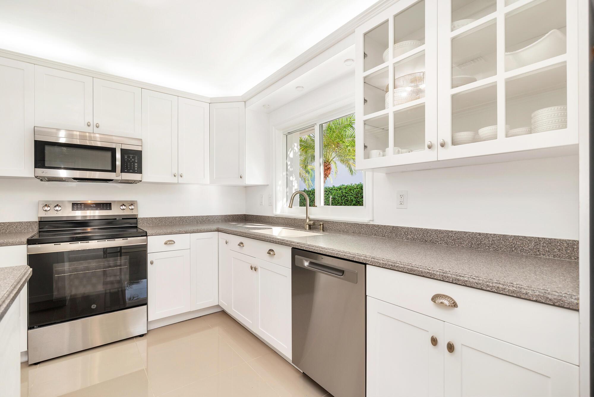 EDGEWATER - Residential