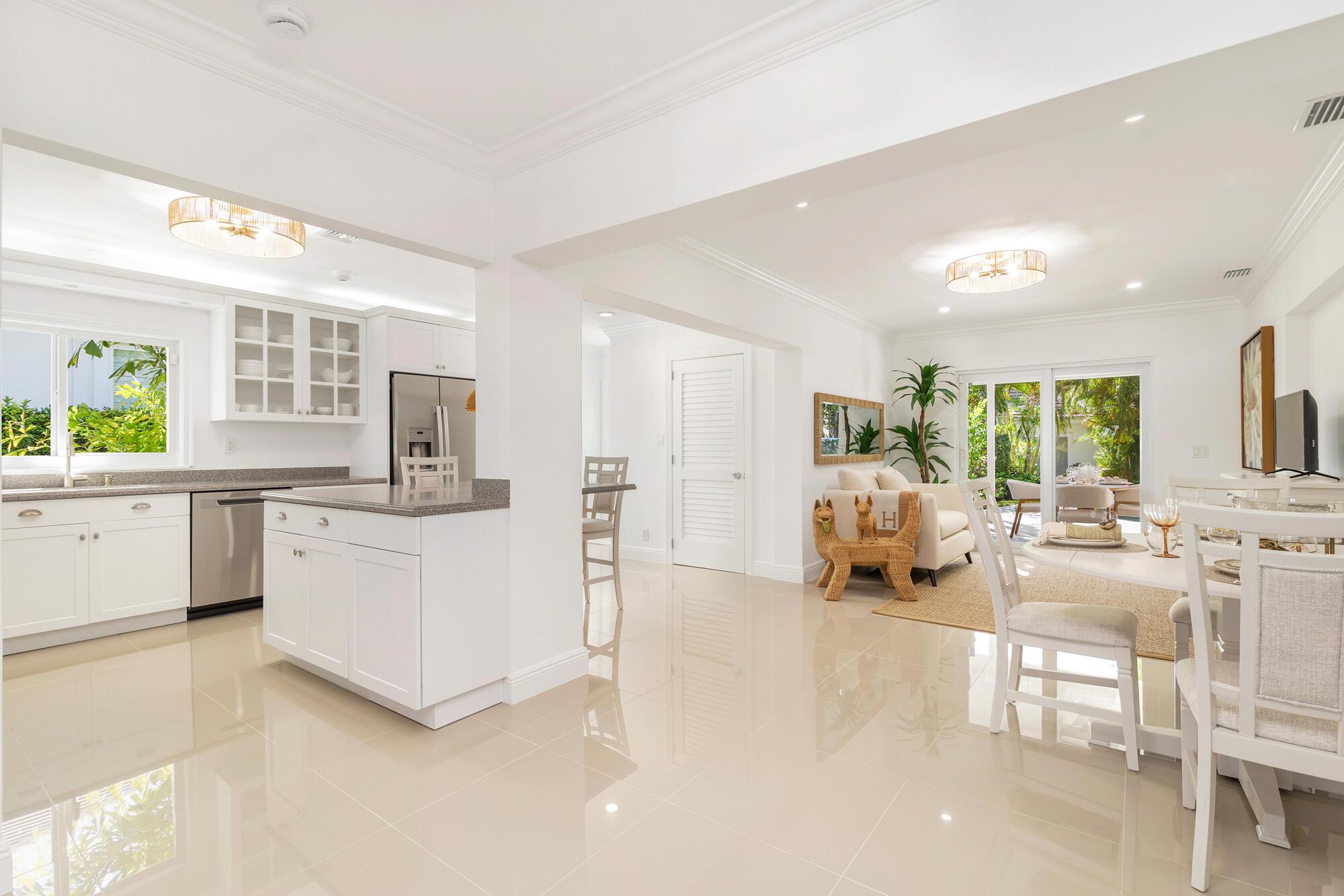EDGEWATER - Residential
