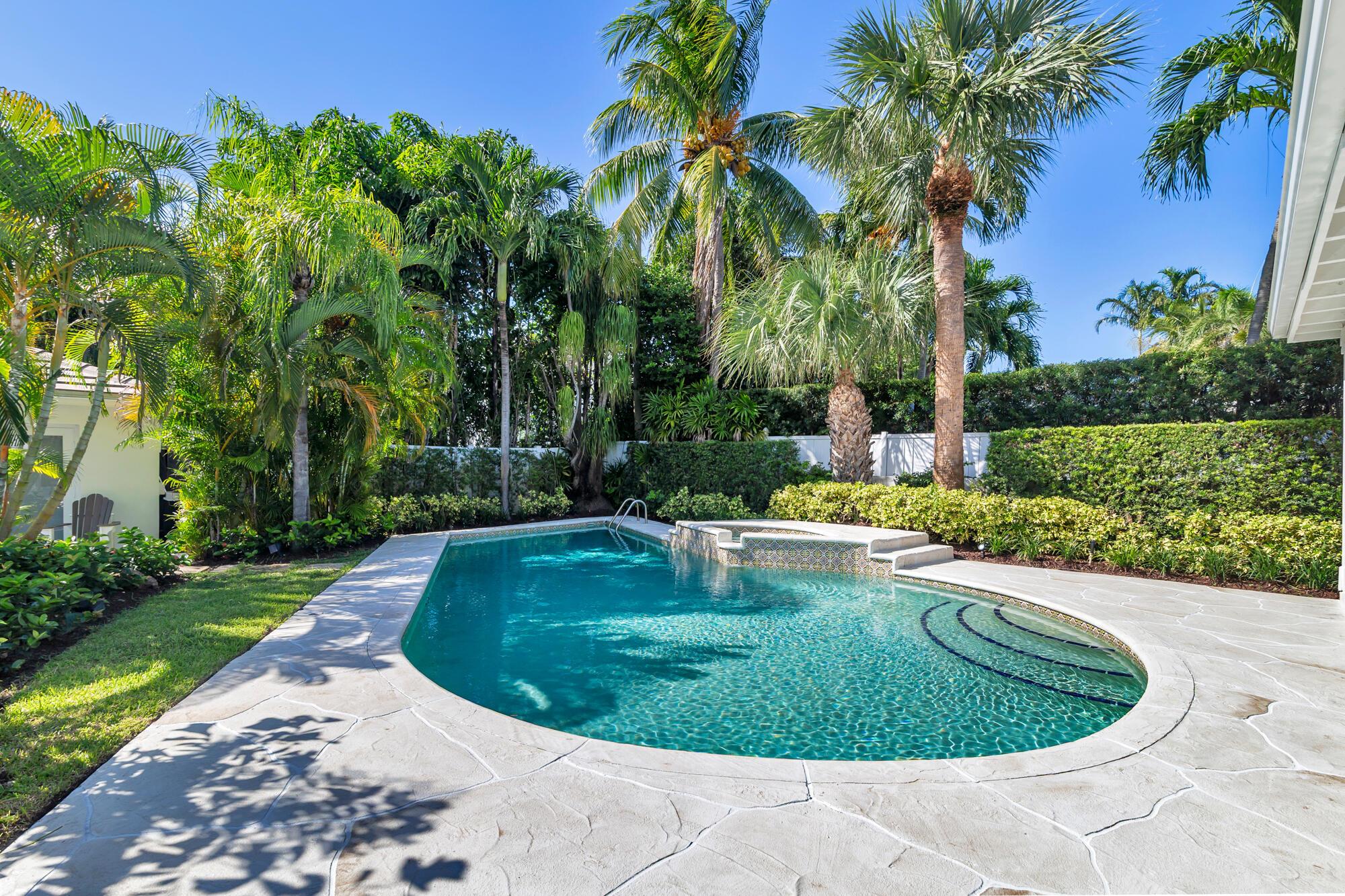 EDGEWATER - Residential