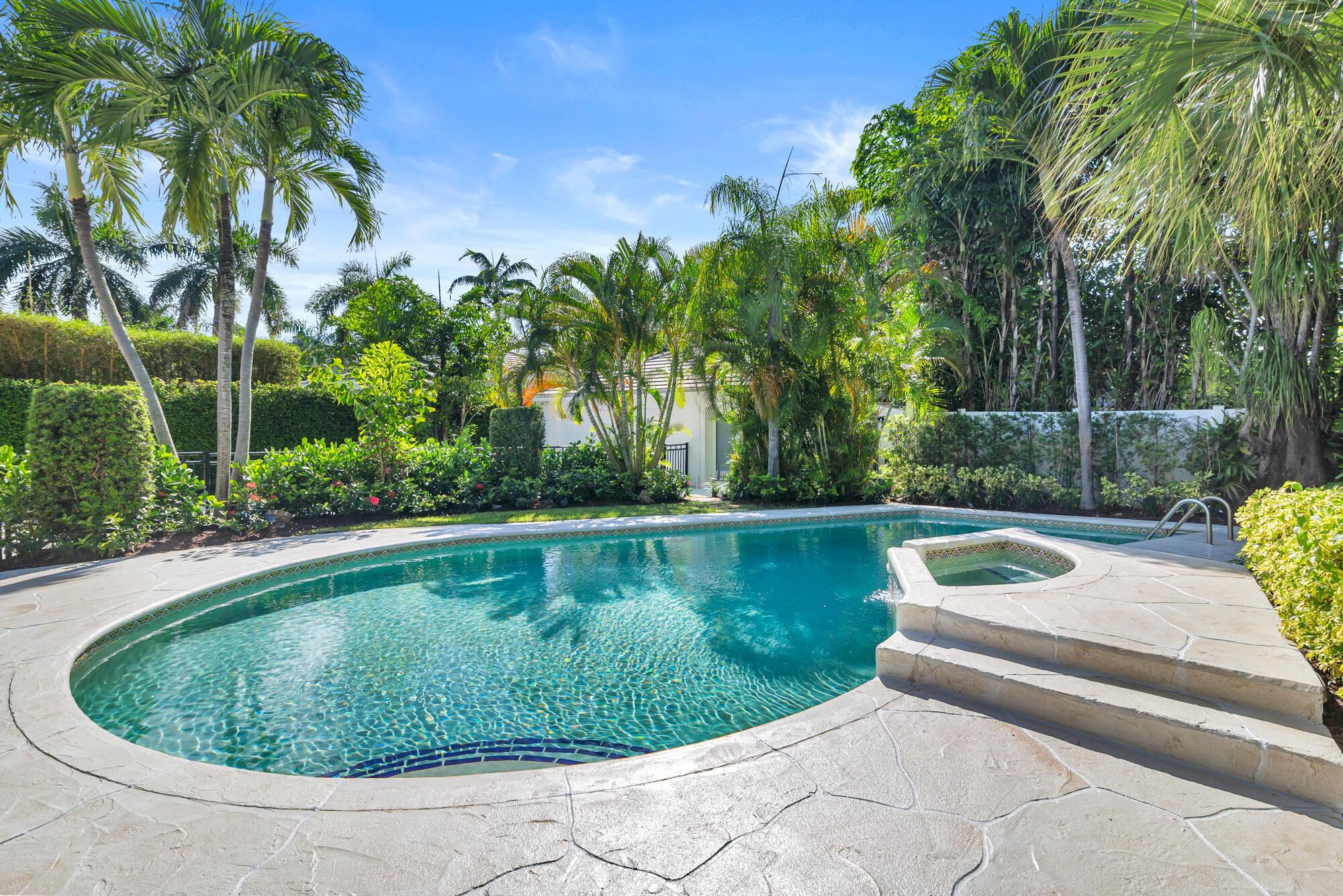 EDGEWATER - Residential