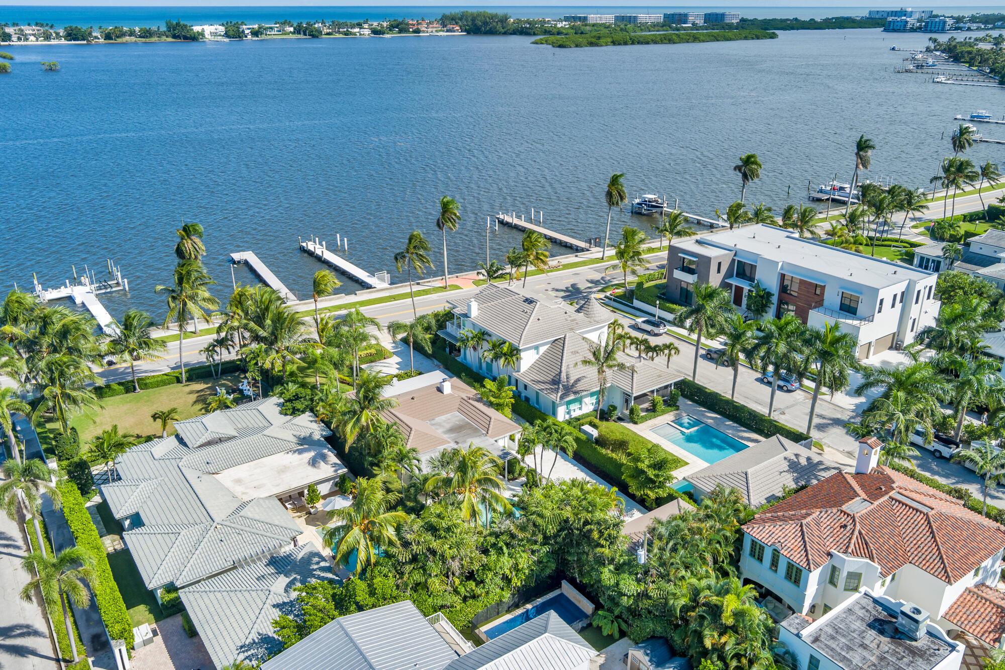 EDGEWATER - Residential