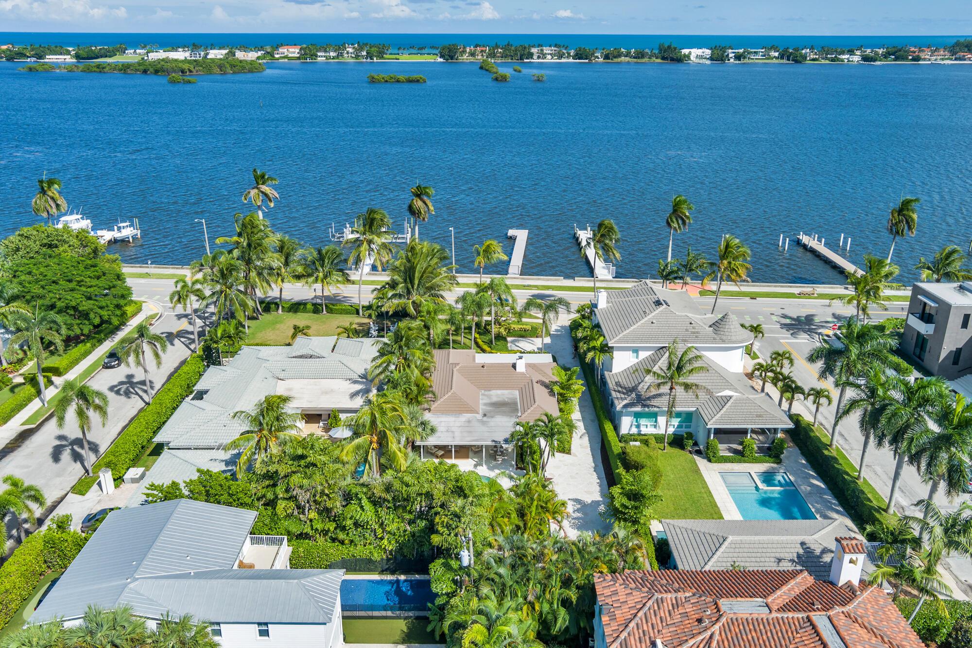 EDGEWATER - Residential