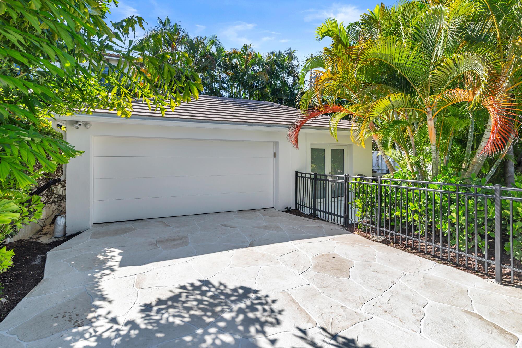 EDGEWATER - Residential