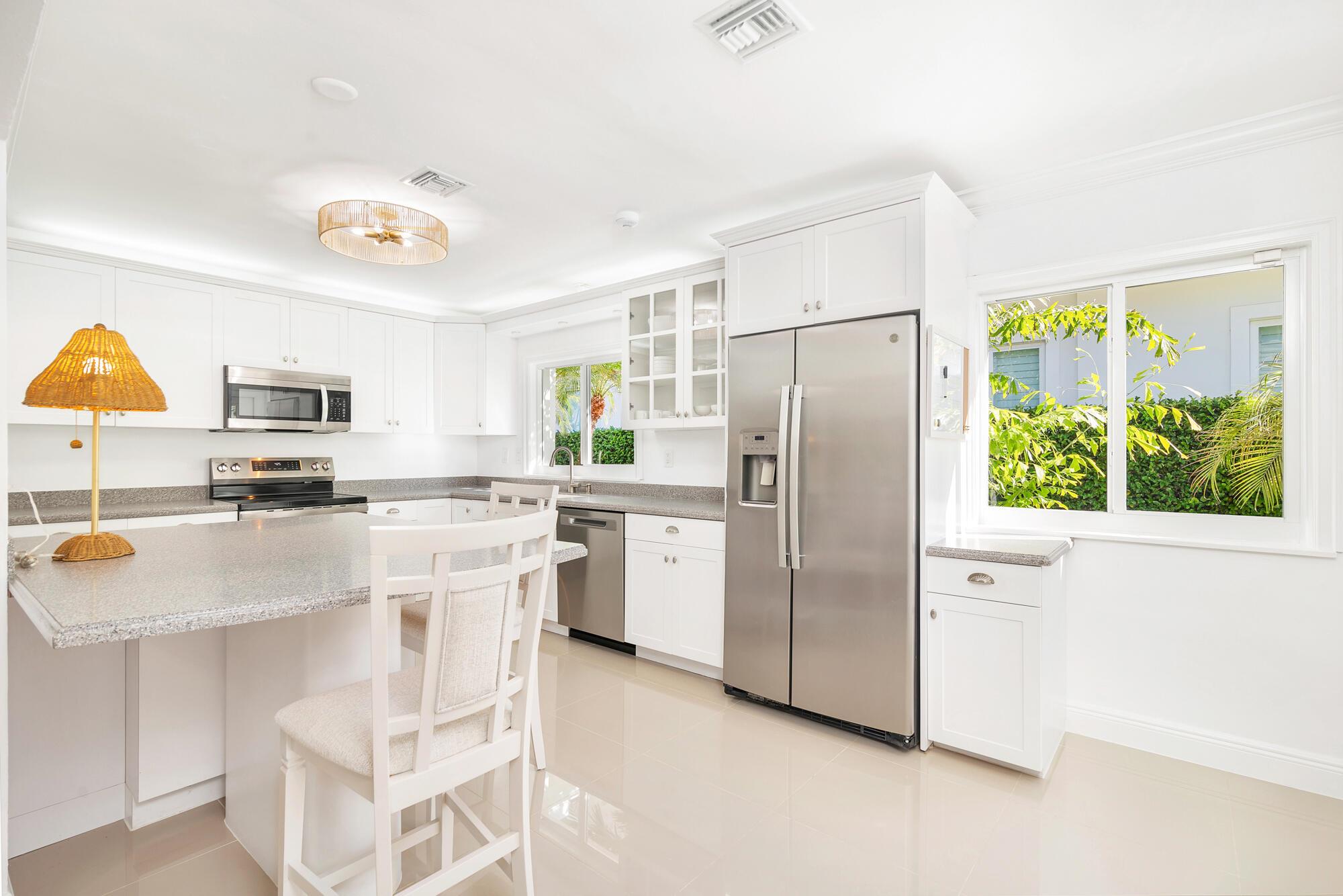 EDGEWATER - Residential
