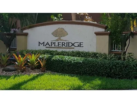 3755 SW 50th St, Hollywood, FL MLS: F10492104