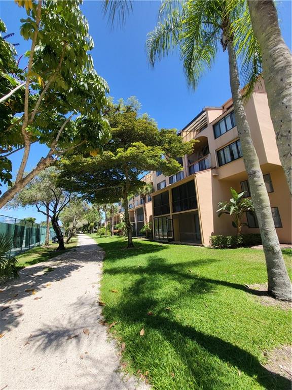 Delray Racquet Club - Residential