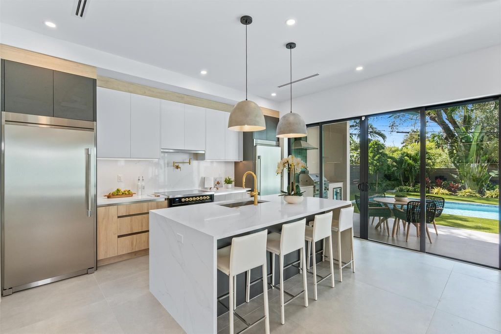 Photo of 2125 SW 10th Avenue, Fort Lauderdale, FL 33315 (MLS # F10430914)