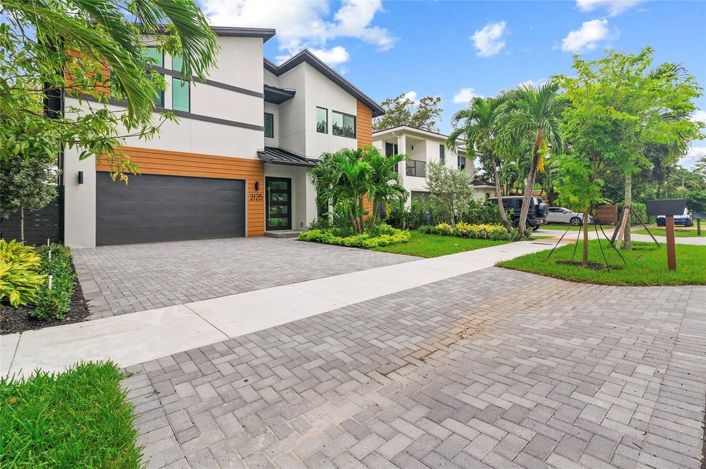 Photo of 2125 SW 10th Avenue, Fort Lauderdale, FL 33315 (MLS # F10430914)